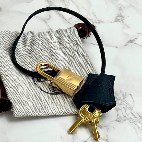 ❌❌❌ SOLD! ❌❌❌ Hermès Birkin 40 in Bleu Marine Buffalo Skipper Leather w/ GHW - Picture 15 of 16